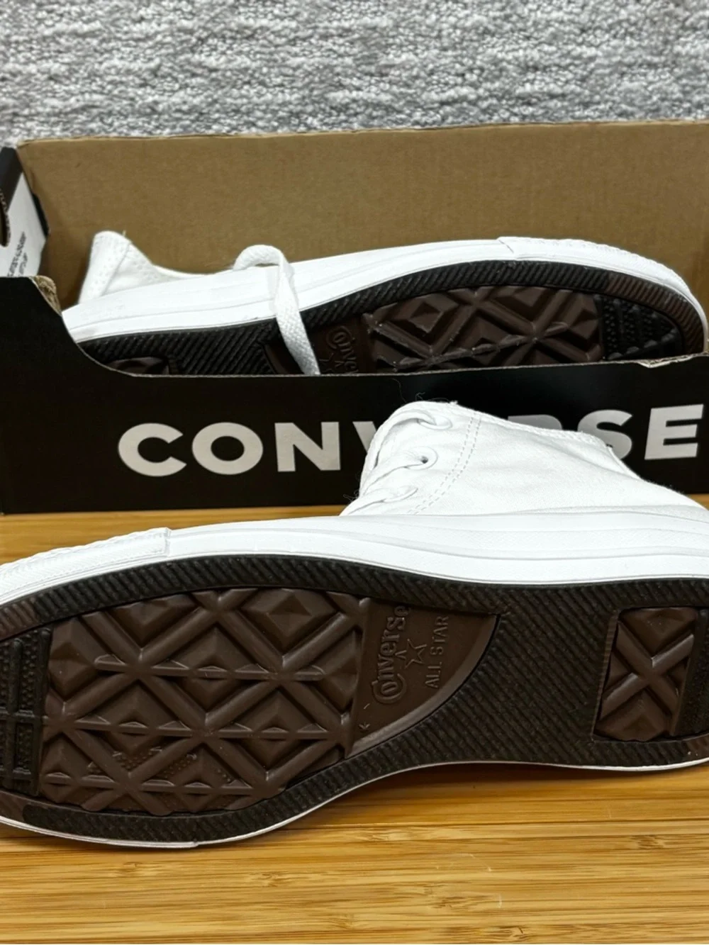 Converse Chuck Taylor All Star Woman’s  Size 6.5 White Monochrome Sneakers New - Picture 4 of 7